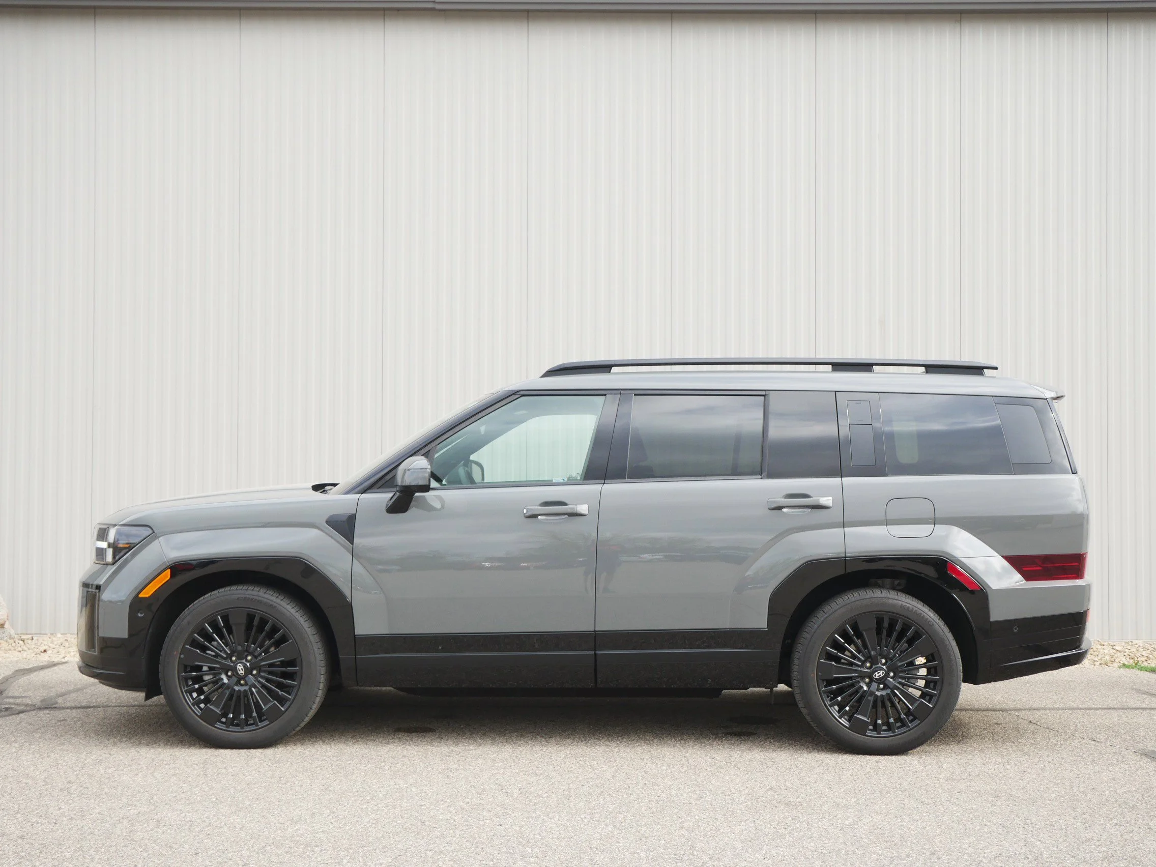 Used 2025 Hyundai Santa Fe Calligraphy with VIN 5NMP5DG15SH041975 for sale in Hastings, Minnesota