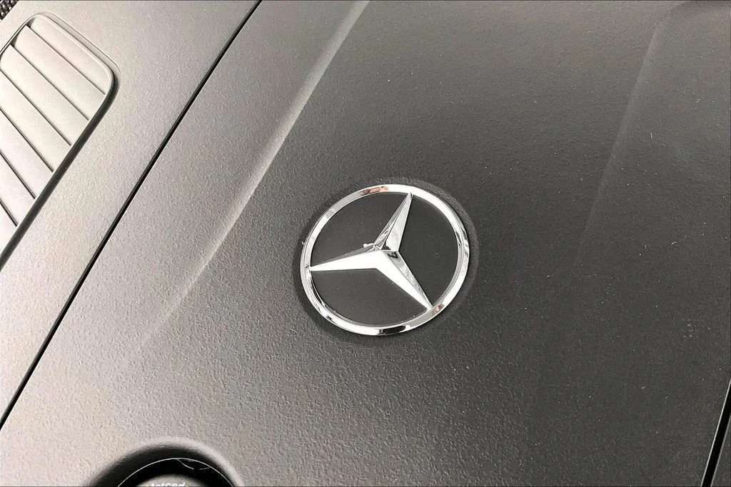 New 2026 Polar White Mercedes-Benz GLC 300 image 29