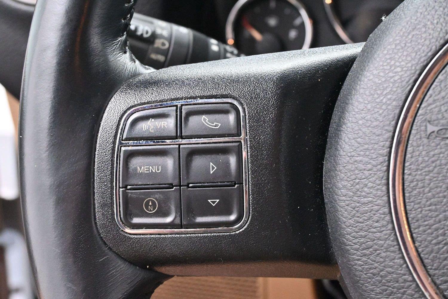 Used 2017 Billet Silver Metallic Clearcoat Jeep Sahara image 18