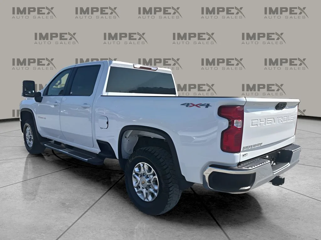 Used 2024 White Chevrolet LT image 4