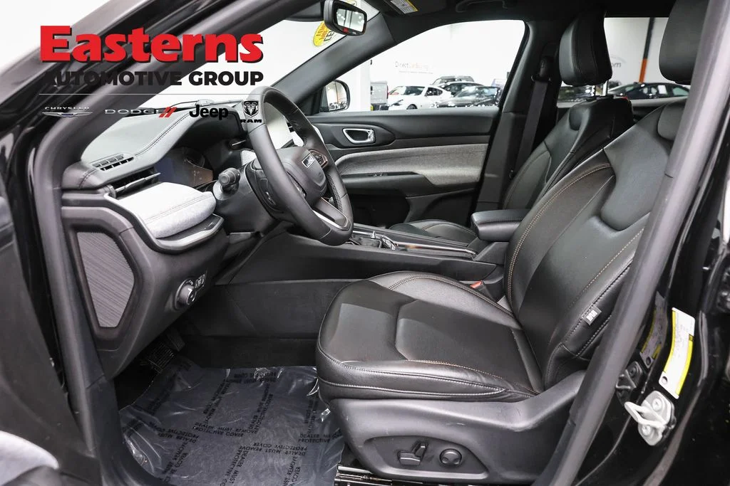 Certified Used 2024 Black Jeep Latitude Lux image 15
