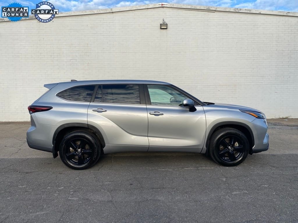 2024 Toyota Highlander LE AWD's photo