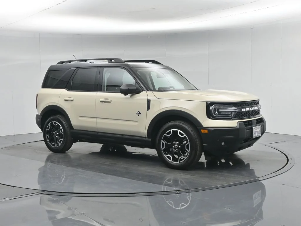 Certified Used 2025 Beige Ford Outer Banks image 26