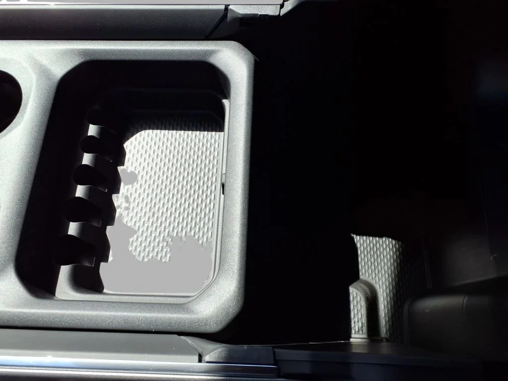New 2026 Diamond Black Crystal Pearl-Coat Exterior Paint RAM Laramie image 10