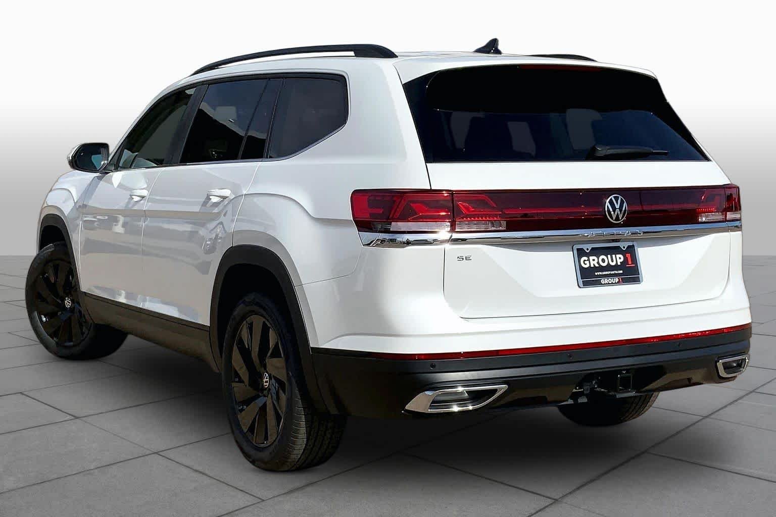 New 2026 Opal White Pearl Volkswagen 2.0T SE w/Technology image 11