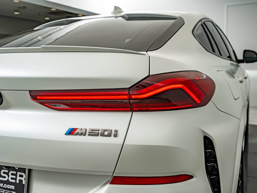 Used 2023 Frozen Brilliant White Metallic BMW M50i image 15