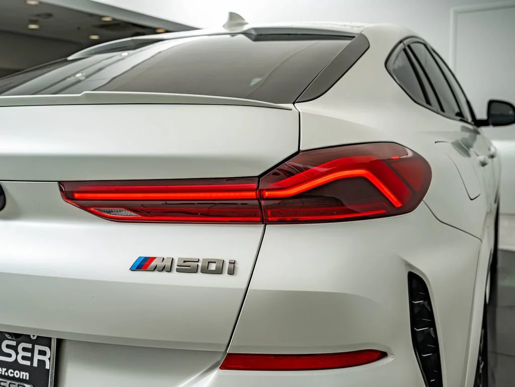 Used 2023 Frozen Brilliant White Metallic BMW M50i image 15
