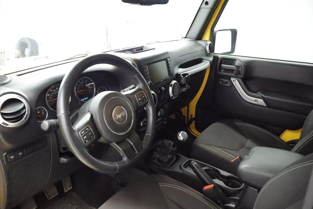 Used 2015 Yellow Jeep Rubicon image 11