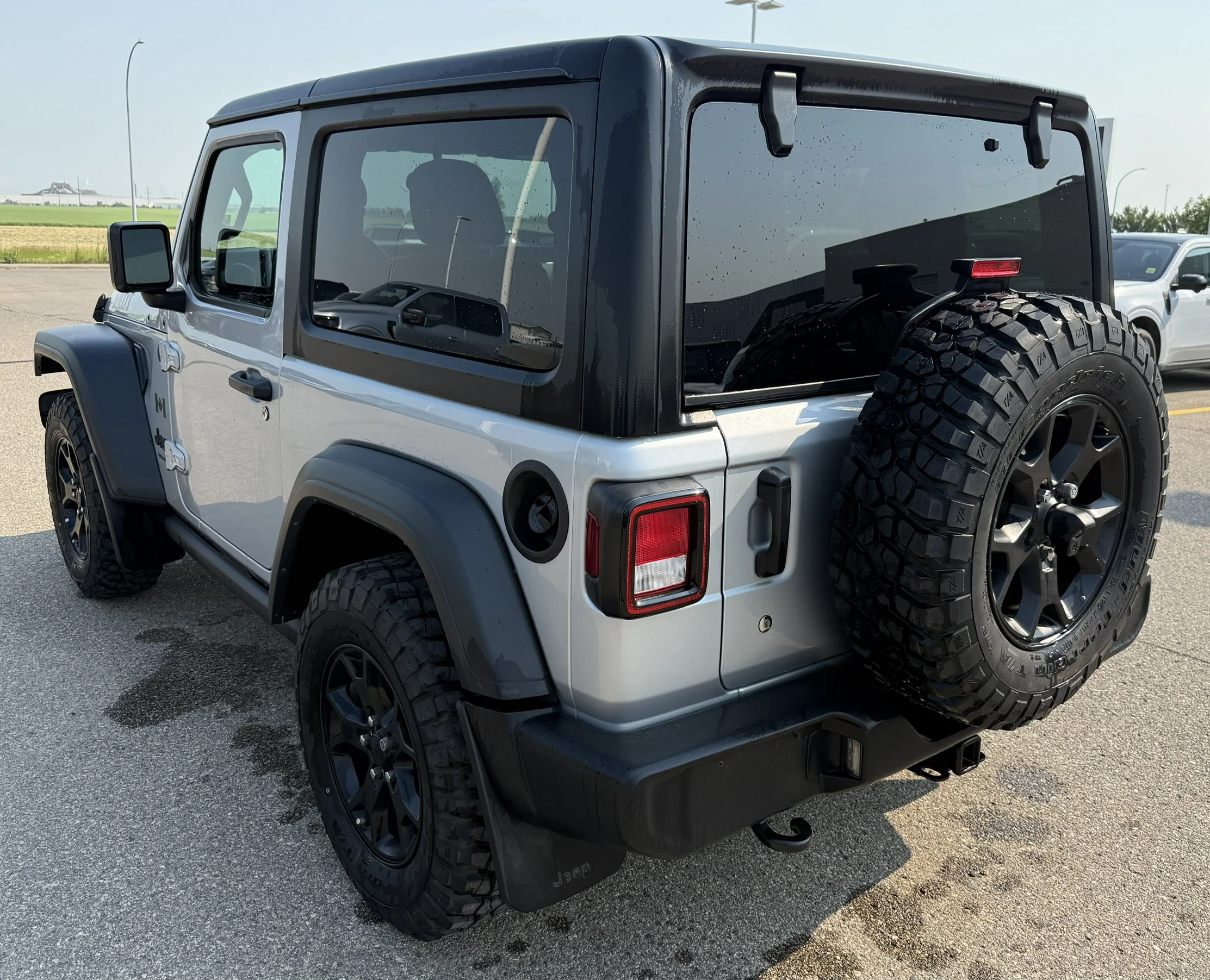 Used 2023 Silver Zynith Jeep SPORT **New Arrival** image 3