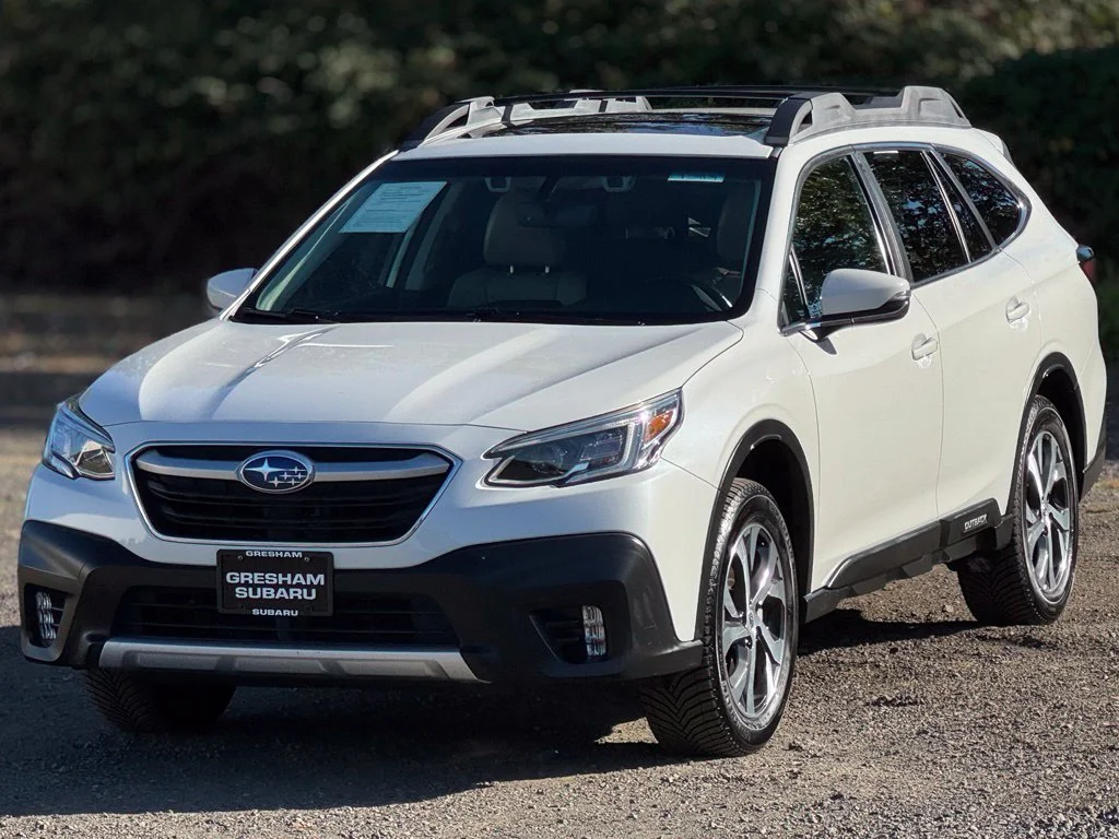 Used 2021 Crystal White Pearl Subaru Limited image 3