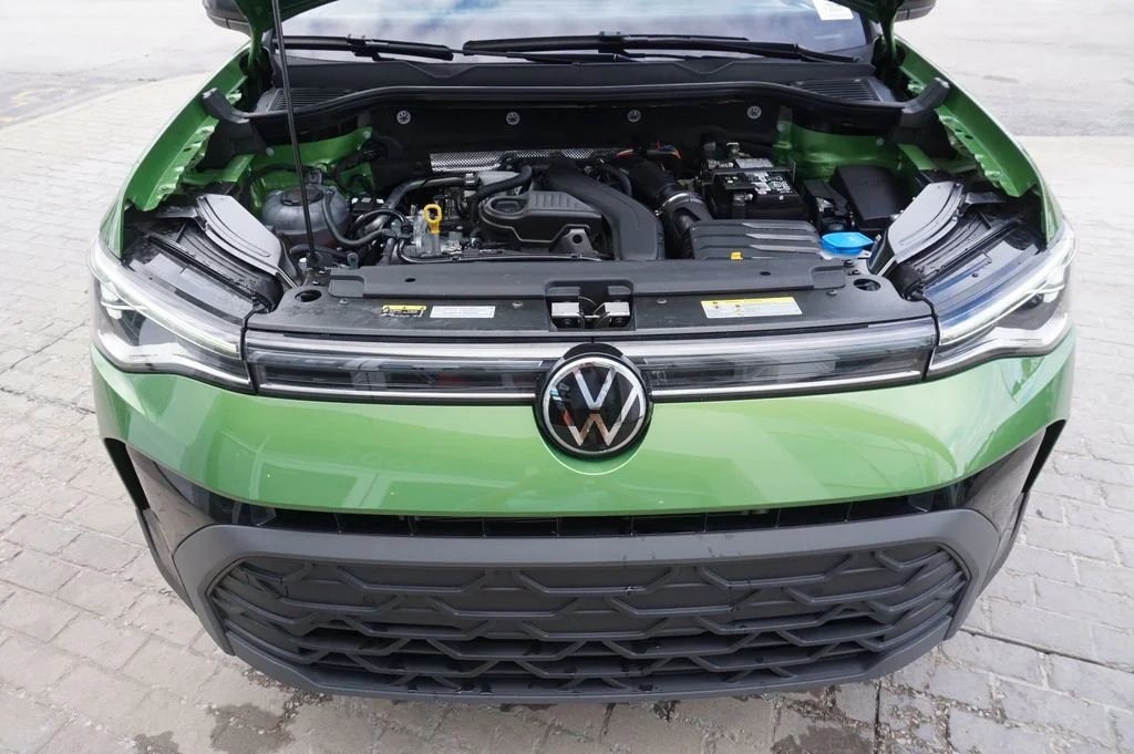 Certified Used 2025 Green Volkswagen 1.5T SE Black image 28