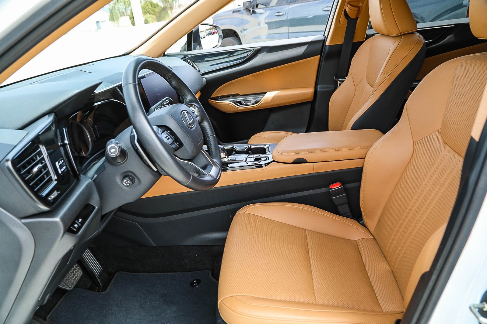 Used 2024 Eminent White Pearl Lexus 350 Premium image 16