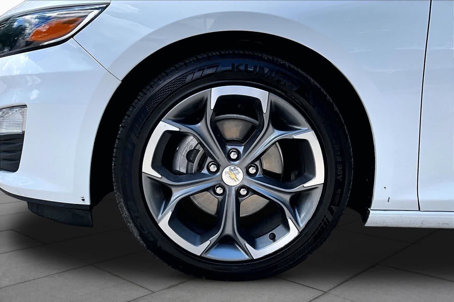 Used 2024 Summit White Chevrolet LT image 11
