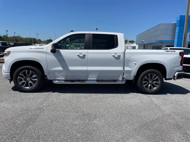 Used 2025 Summit White Chevrolet RST image 4