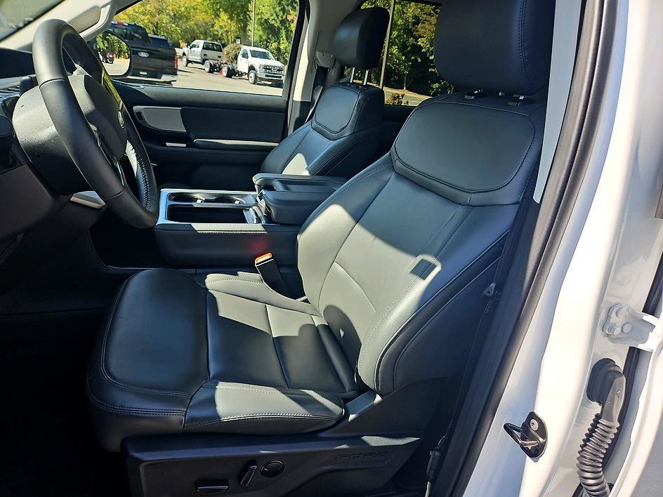 Used 2026 Oxford White Ford Active image 13