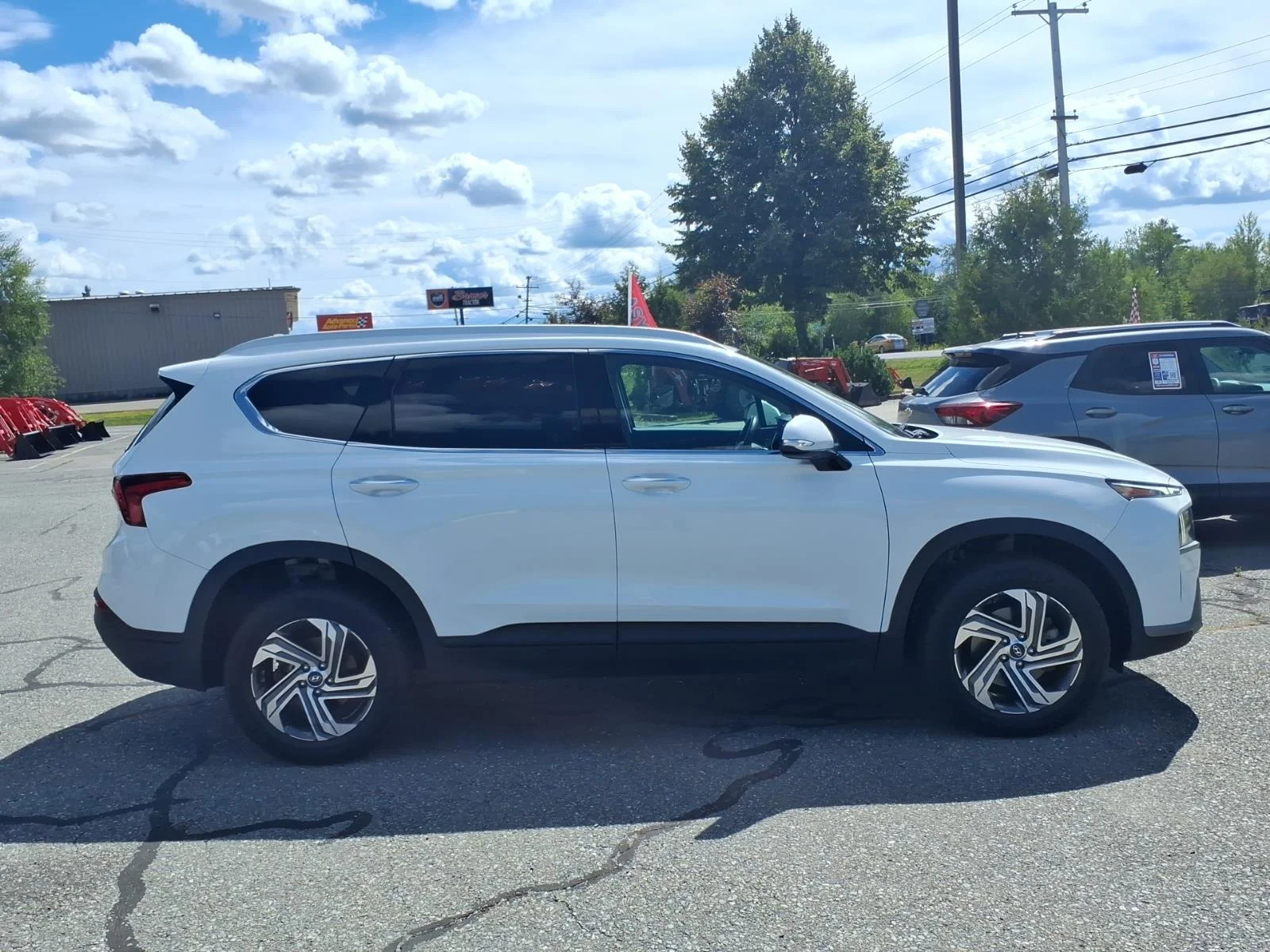 Used 2023 White Pearl Hyundai SEL image 4