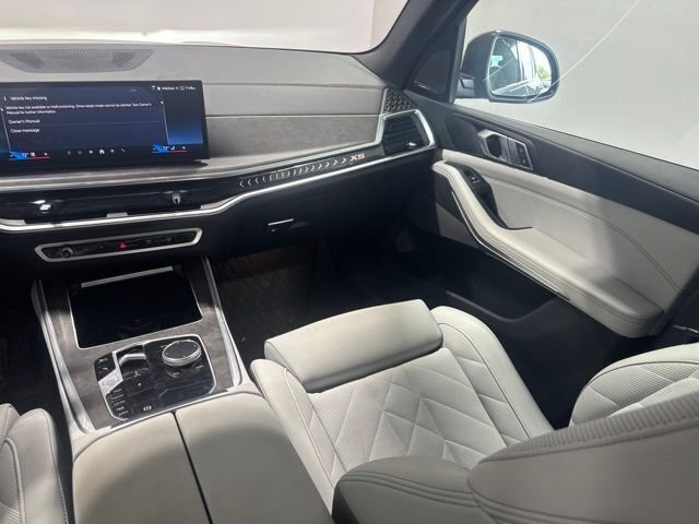 Used 2024 Gray BMW xDrive40i image 22