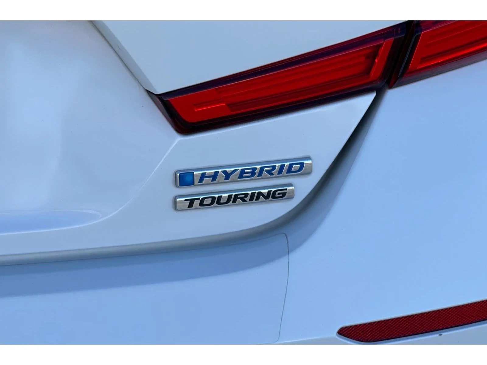 Used 2020 Platinum White Pearl Honda Touring image 17