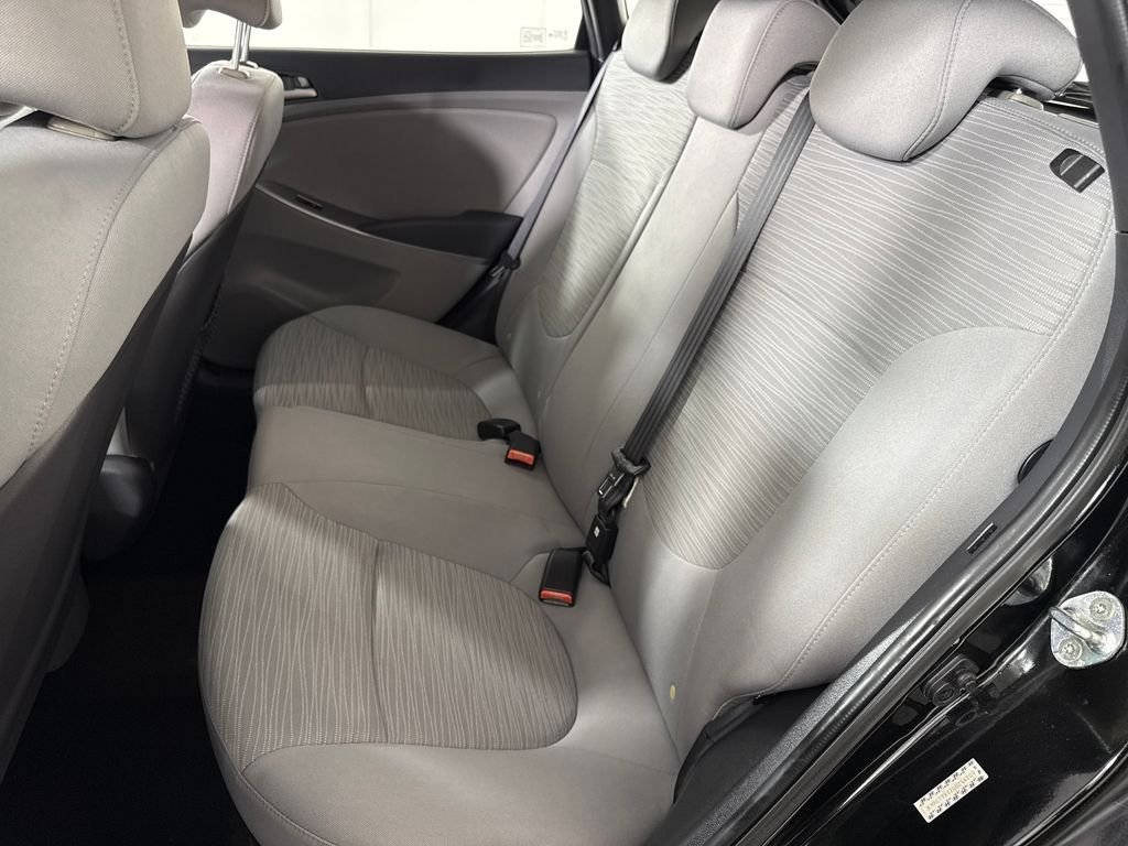 2016 Hyundai Accent SE - Photo 10