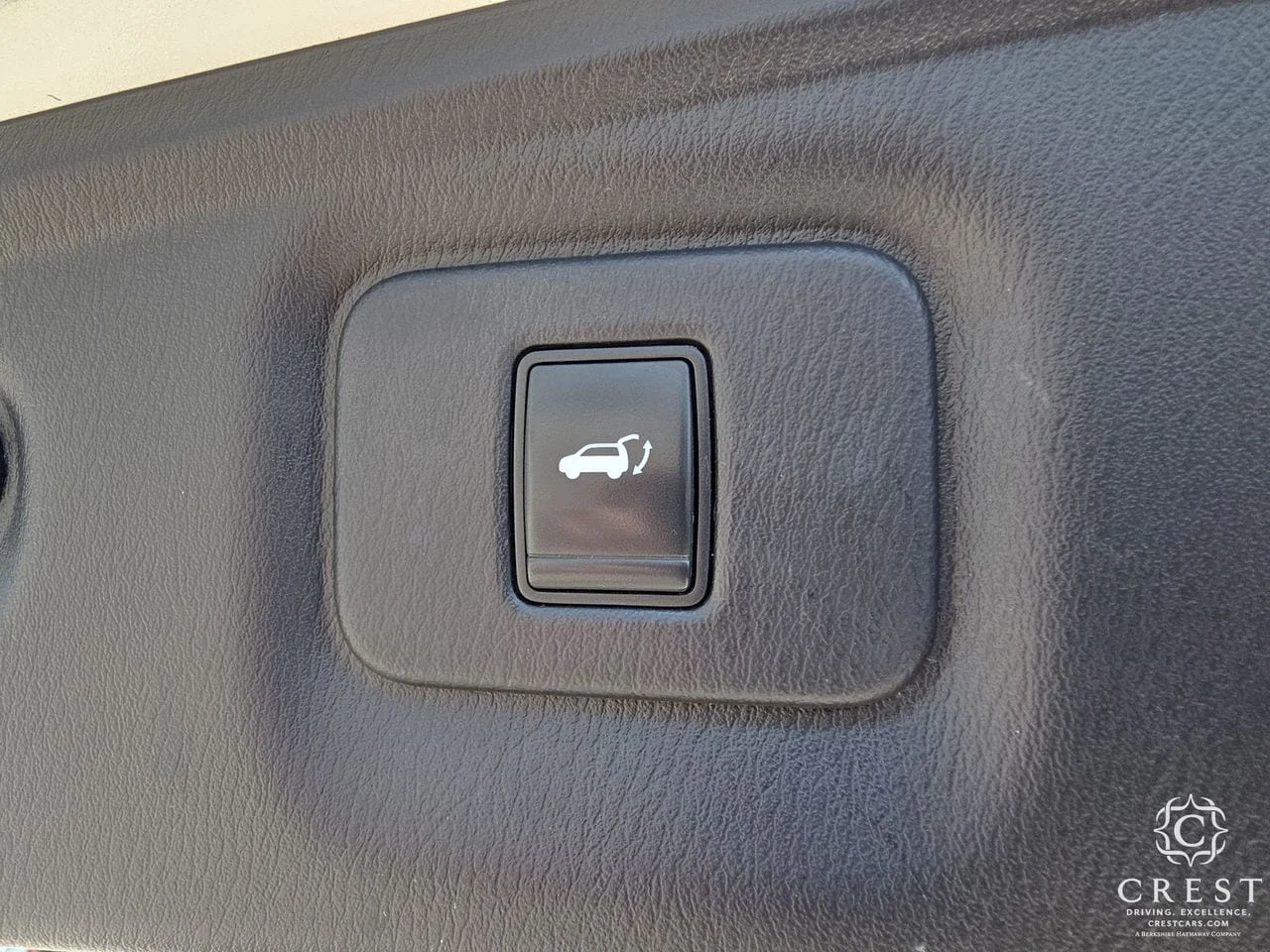 Used 2016 Majestic White INFINITI 3.5 image 27
