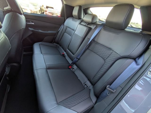 New 2026 Boulder Gray Pearl / Super Black Two-tone Nissan Platinum+ image 26