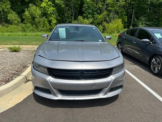 Used 2015 Silver Dodge SE image 3