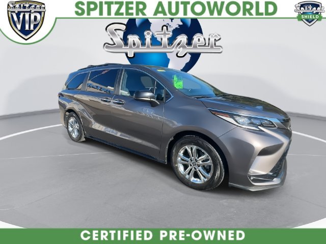 Used 2022  Toyota XSE image 2