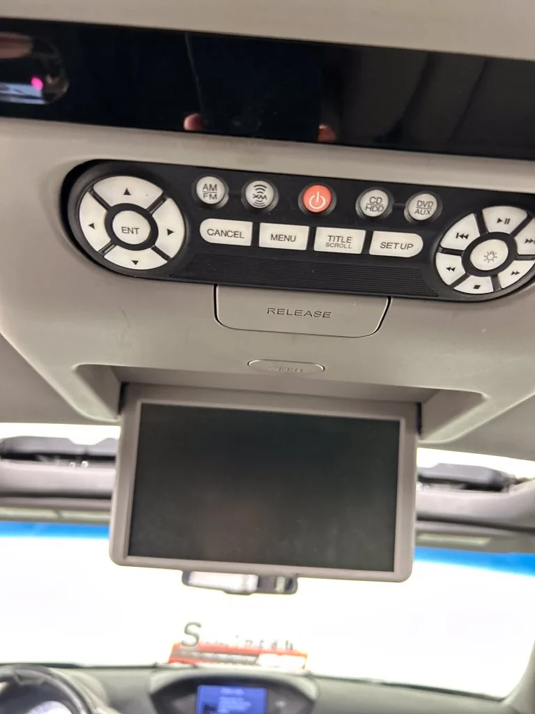 Used 2013 Black Honda Touring image 15