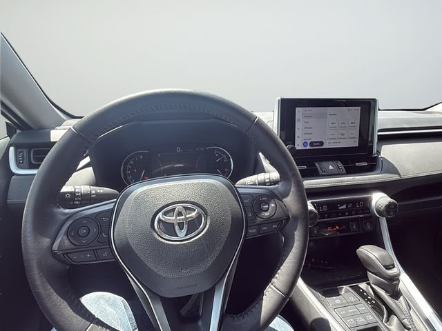 Used 2025 Silver Toyota XLE Premium image 9
