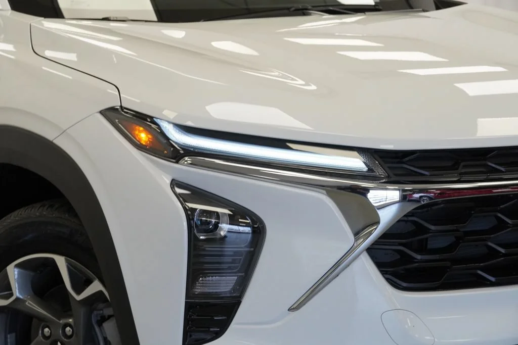 New 2026 Summit White Chevrolet LT image 30