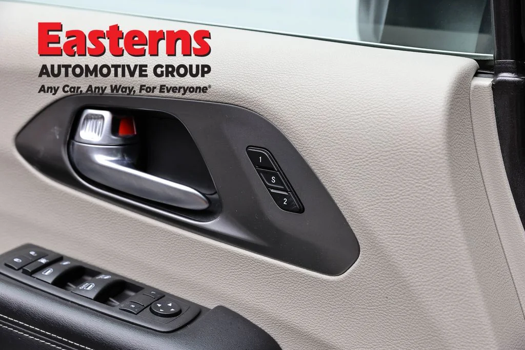 Used 2023 Gray Chrysler Touring L image 21