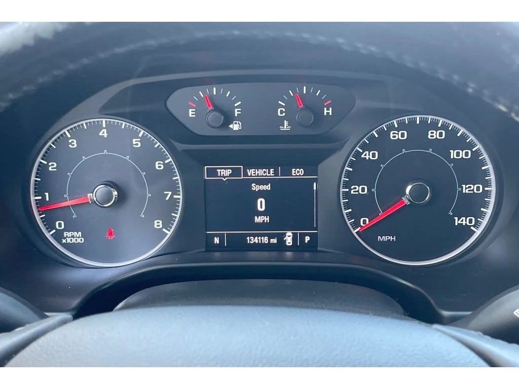 Used 2017 Iridium Metallic GMC SLE image 38