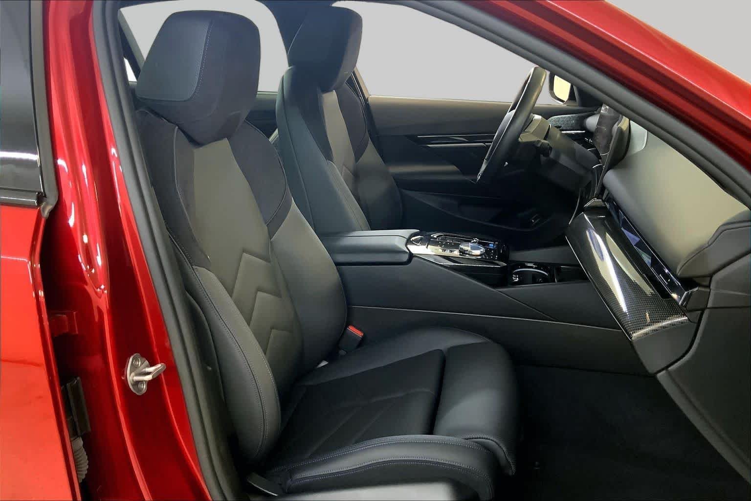 Used 2024 Vegas Red Metallic BMW M60 image 8