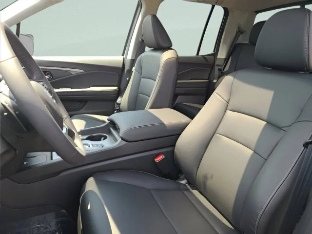 New 2026 Solar Silver Metallic Honda RTL image 21