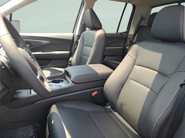 New 2026 Solar Silver Metallic Honda RTL image 21