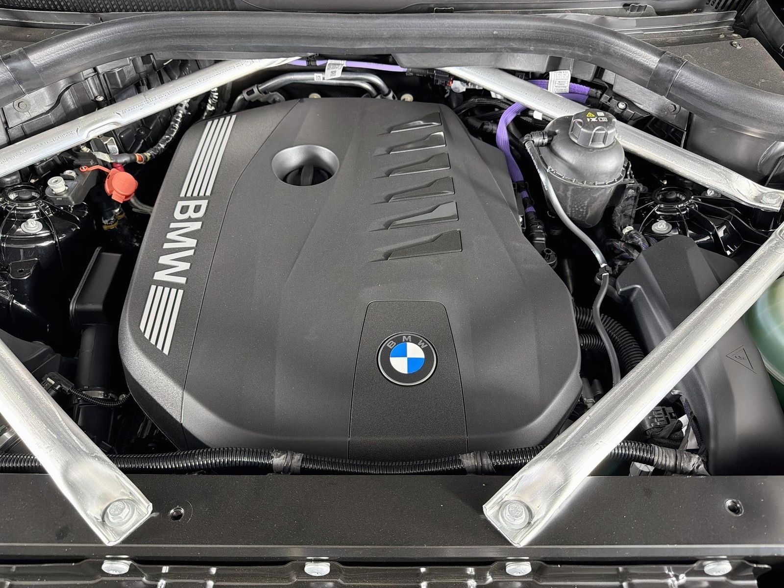 New 2026 Black Sapphire Metallic BMW sDrive40i image 32