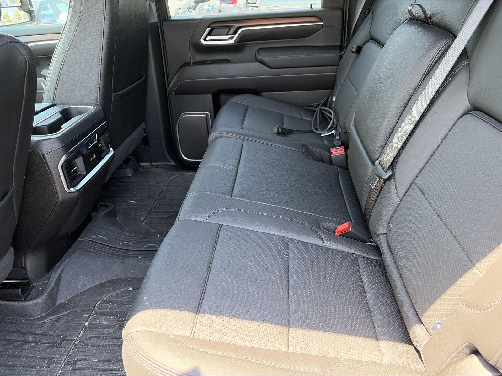 Used 2025 Onyx Black GMC Denali image 21