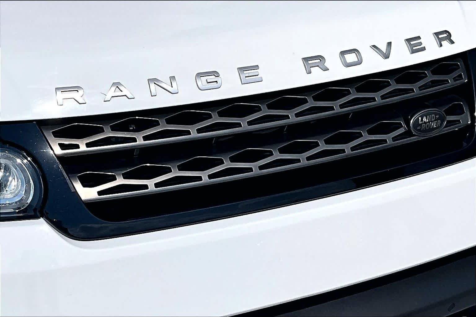 Used 2017 Fuji White Land Rover SE image 29