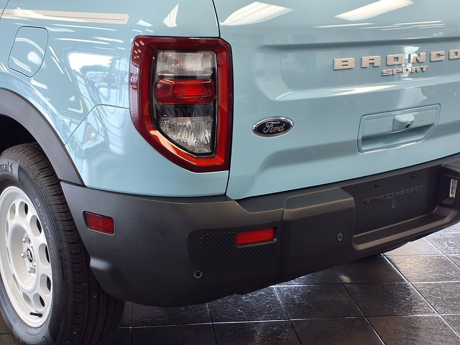 Used 2025 Robins Egg Blue Ford Heritage image 21