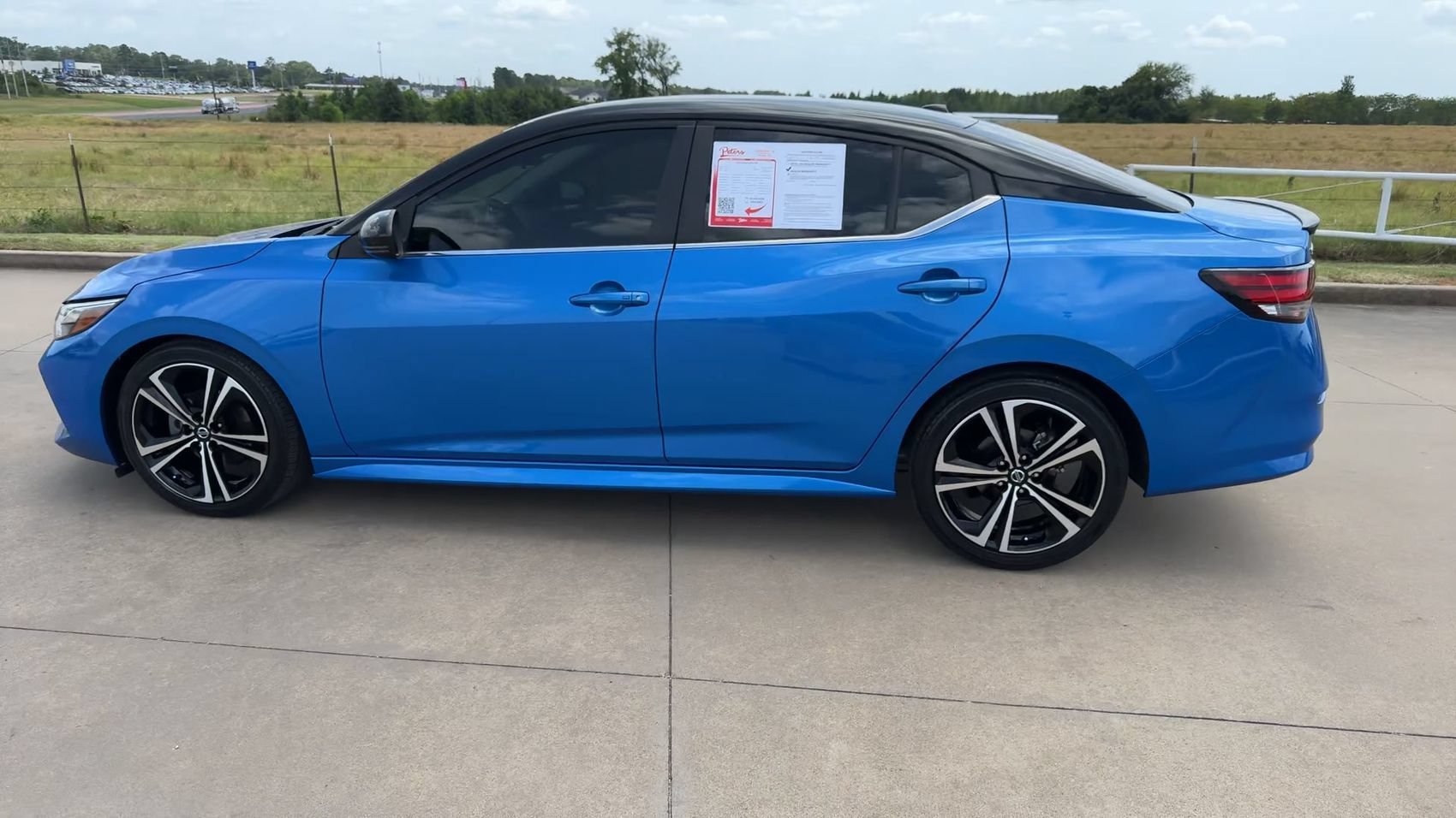 Used 2020 Electric Blue Metallic Nissan SR image 6