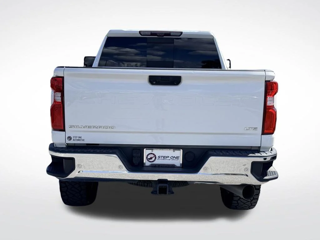 Used 2021 White Chevrolet LTZ image 6