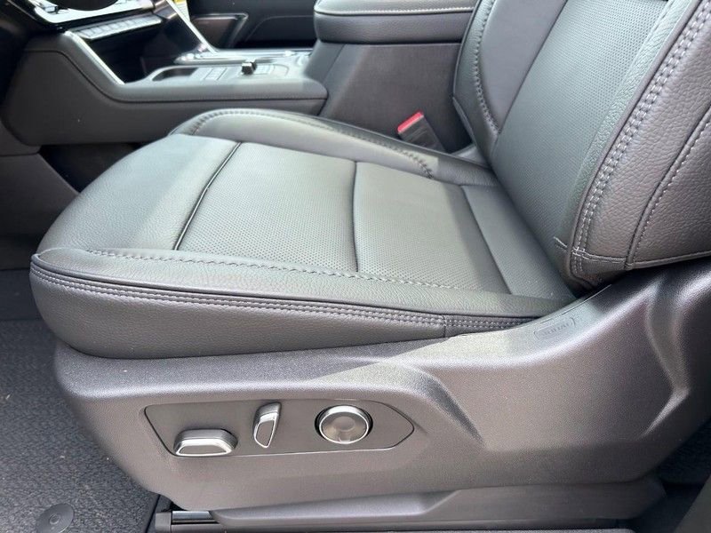 2025 GMC Sierra 3500HD Denali - Photo 18