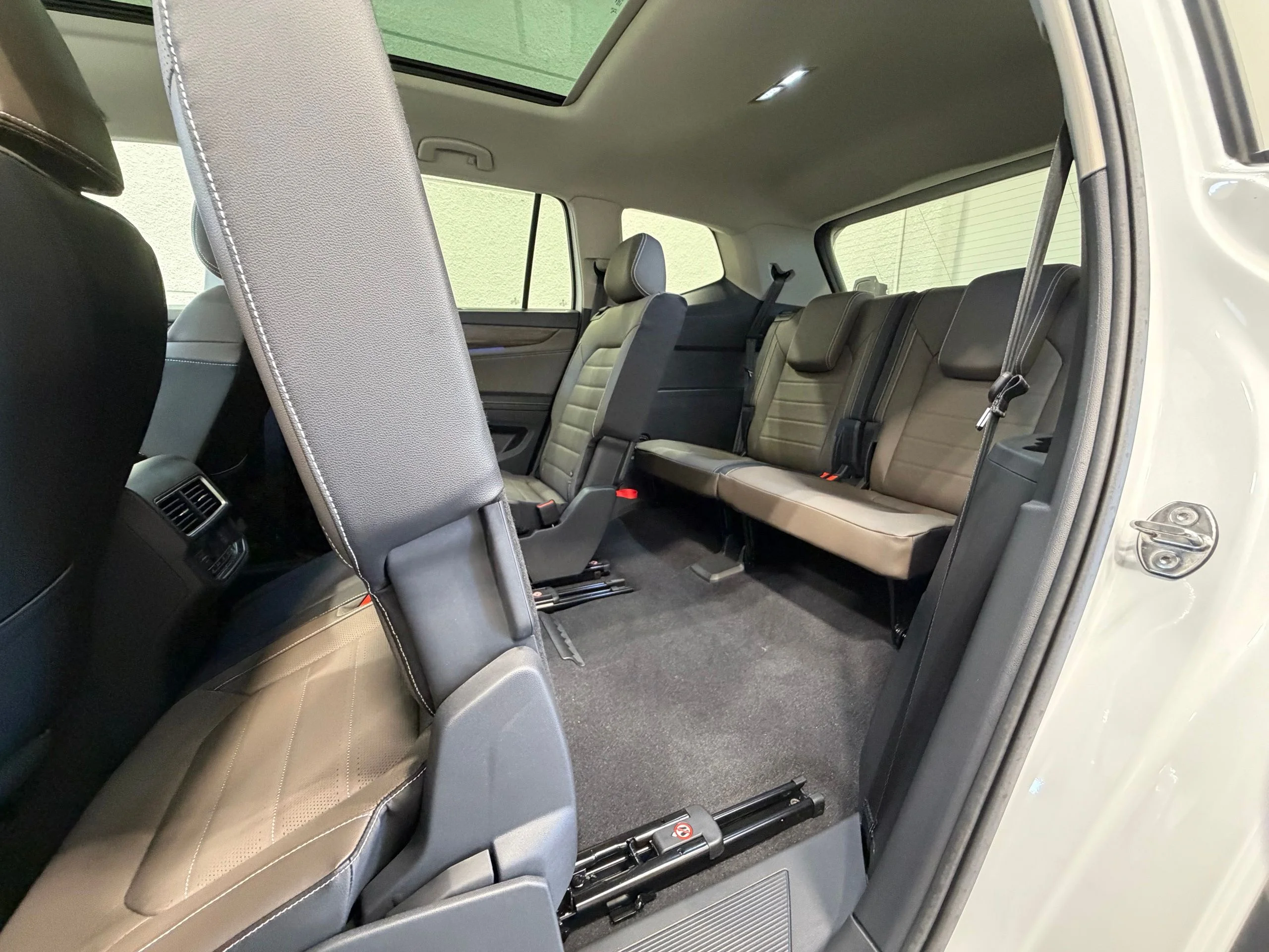 New 2026 White Volkswagen 2.0T SEL image 23