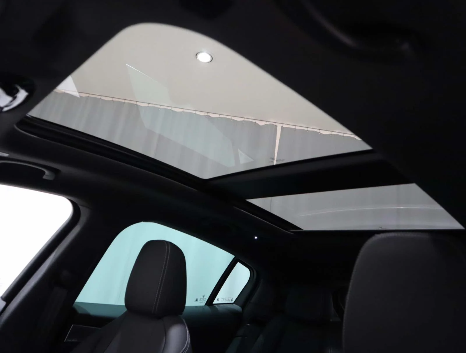 New 2025 Blu Modena Metallic Maserati AWD image 24