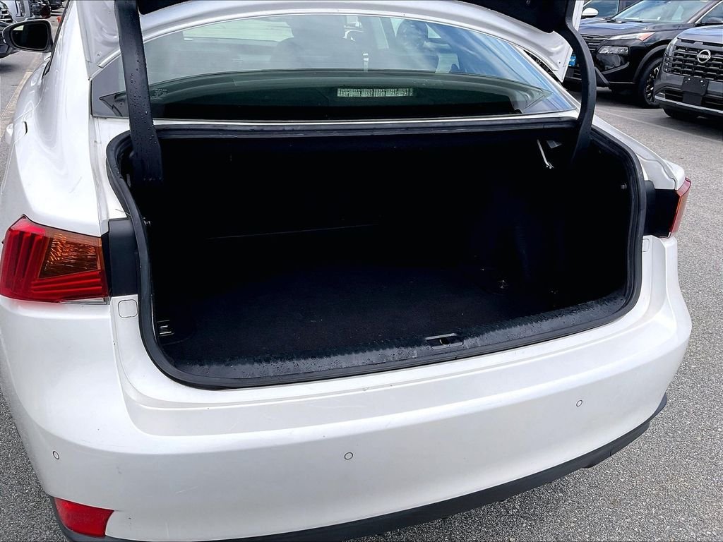 Used 2017 Eminent White Pearl Lexus 200t image 35