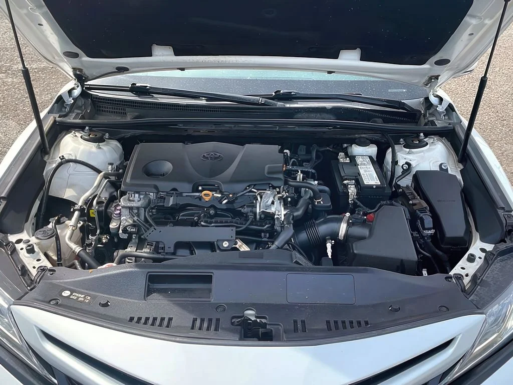 Used 2020 Wind Chill Pearl Toyota XSE image 29