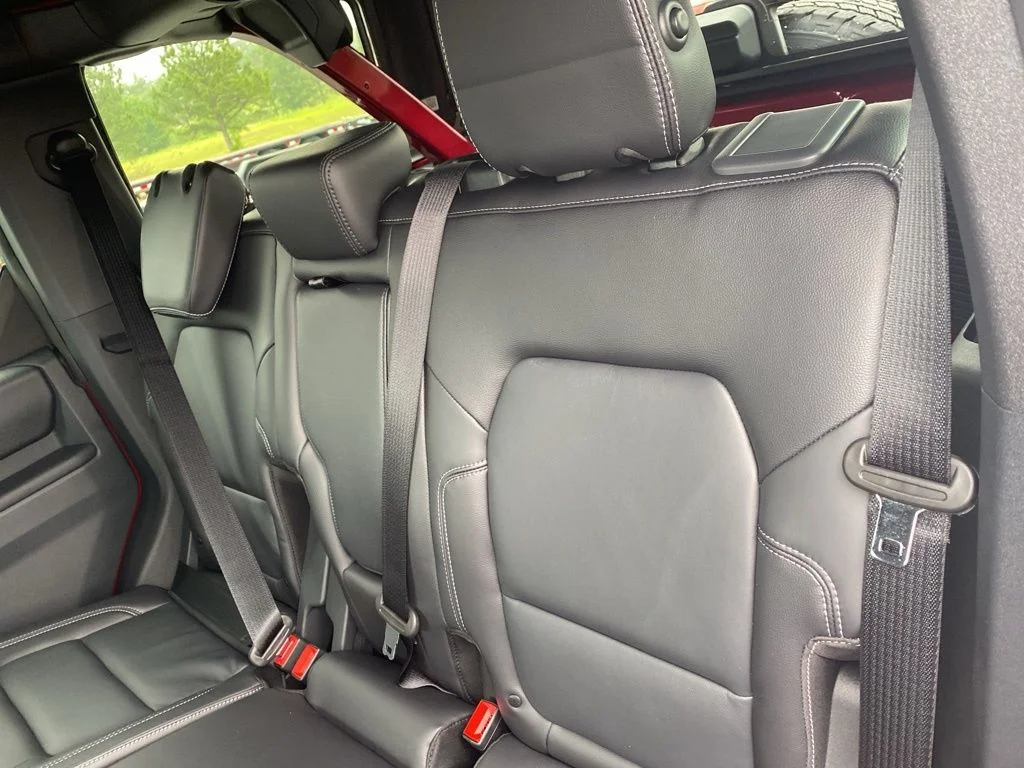 New 2026 Ruby Red Metallic Tinted Clearcoat Ford Outer Banks® image 36