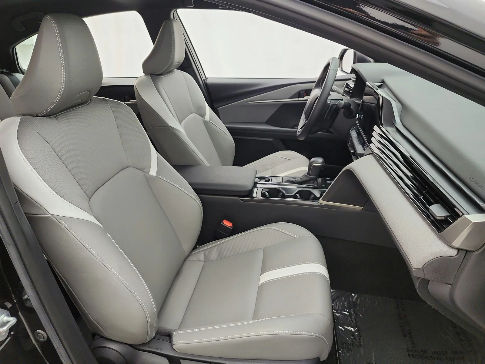 Used 2025 Midnight Black Metallic Toyota SE (Natl) image 18