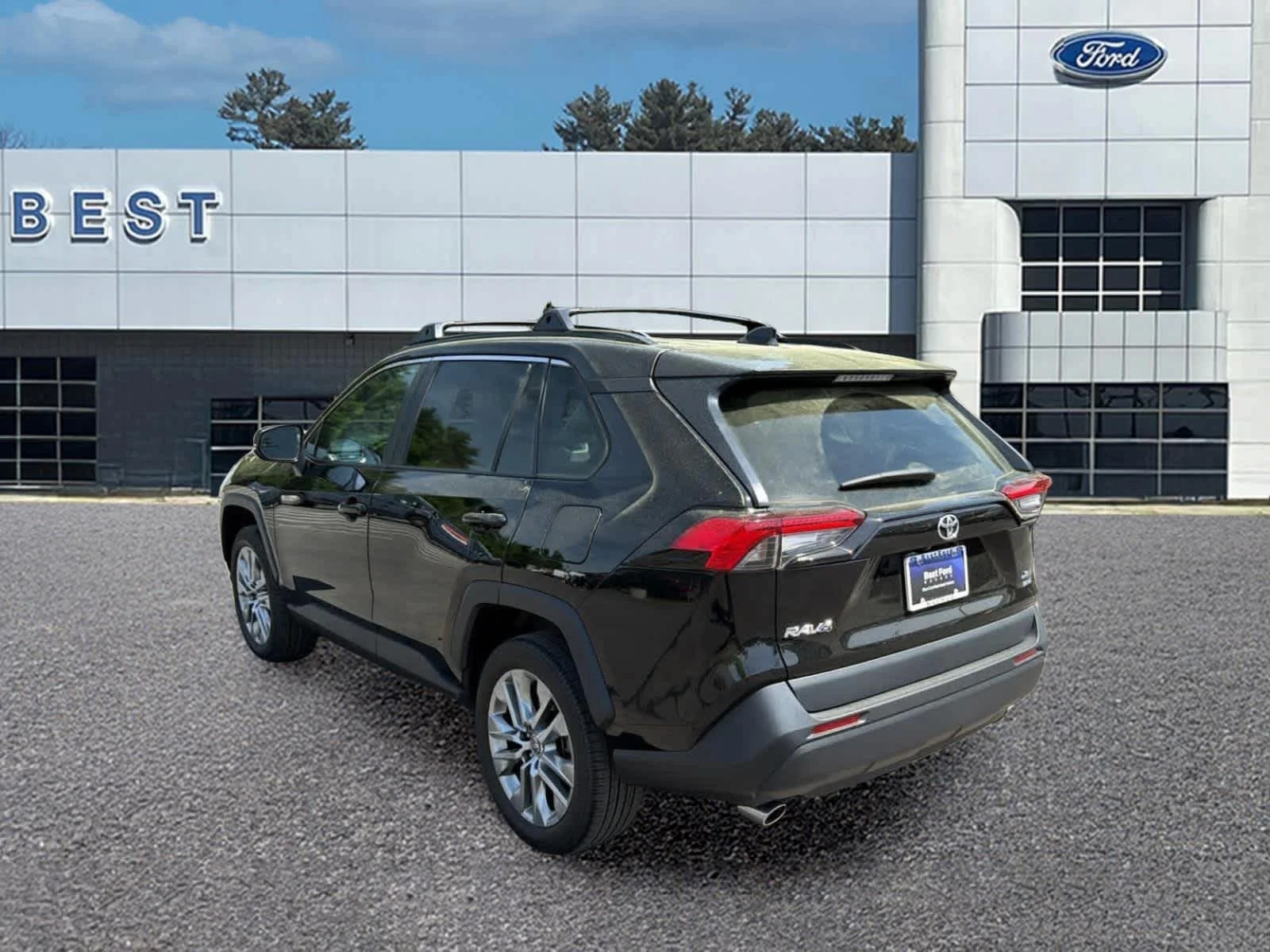 Used 2024 Midnight Black Metallic Toyota XLE Premium image 7