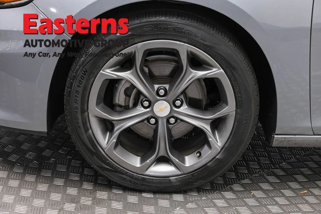 Used 2023 Gray Chevrolet LT image 32
